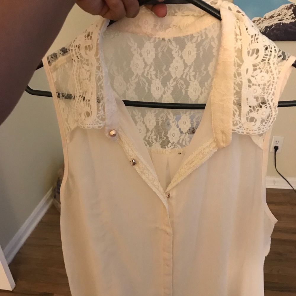 Sleeveless blouse